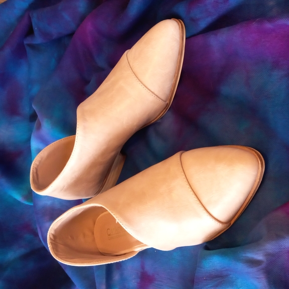 Catherine Malandrino Shoes - Catherine Malandrino Beige loafers